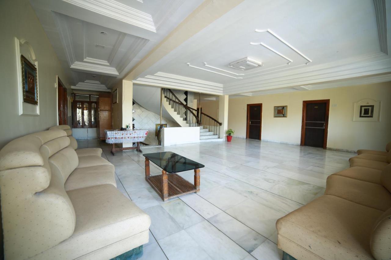 Hotel Sheratone Mount Abu Buitenkant foto