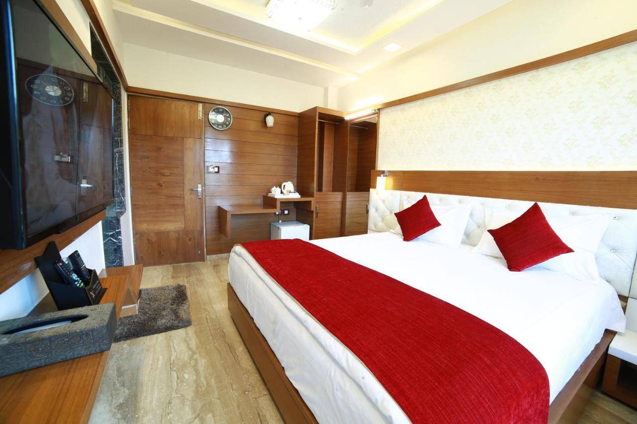 Hotel Sheratone Mount Abu Buitenkant foto