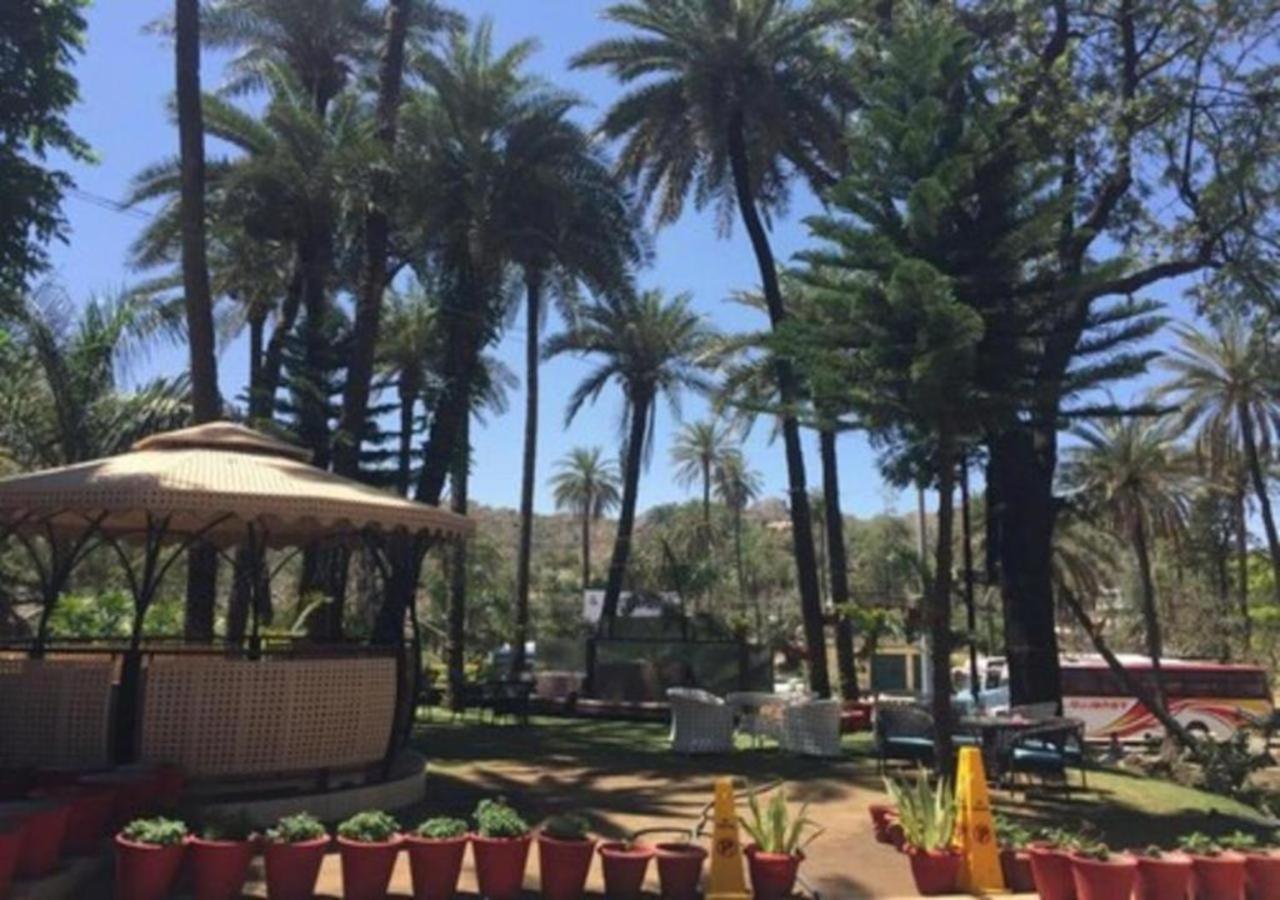 Hotel Sheratone Mount Abu Buitenkant foto