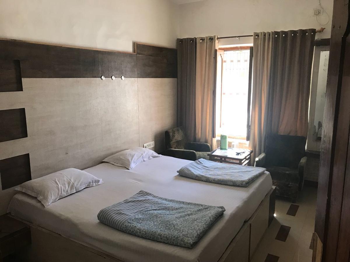 Hotel Sheratone Mount Abu Buitenkant foto