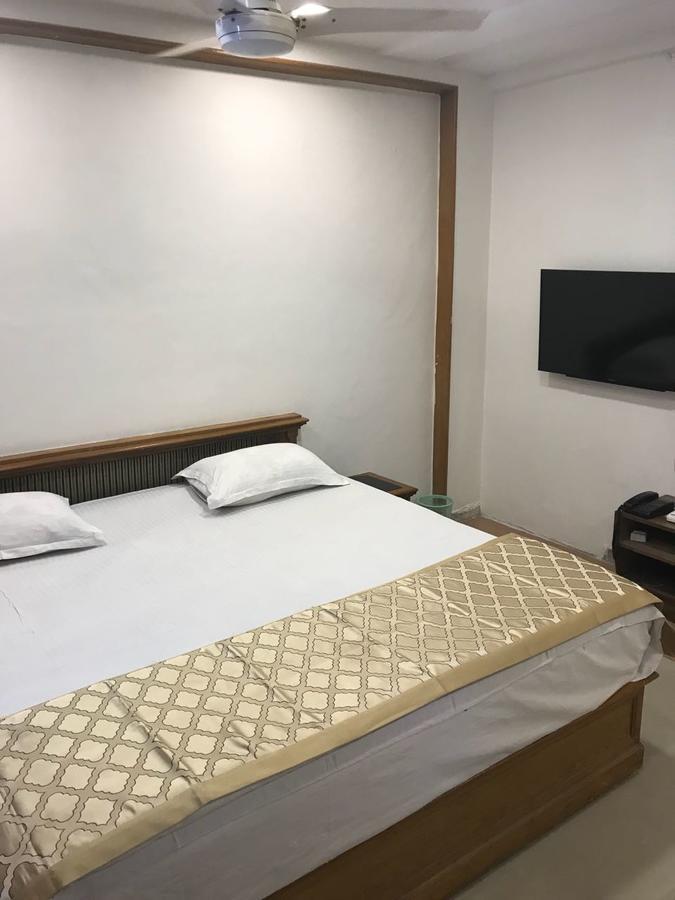 Hotel Sheratone Mount Abu Buitenkant foto